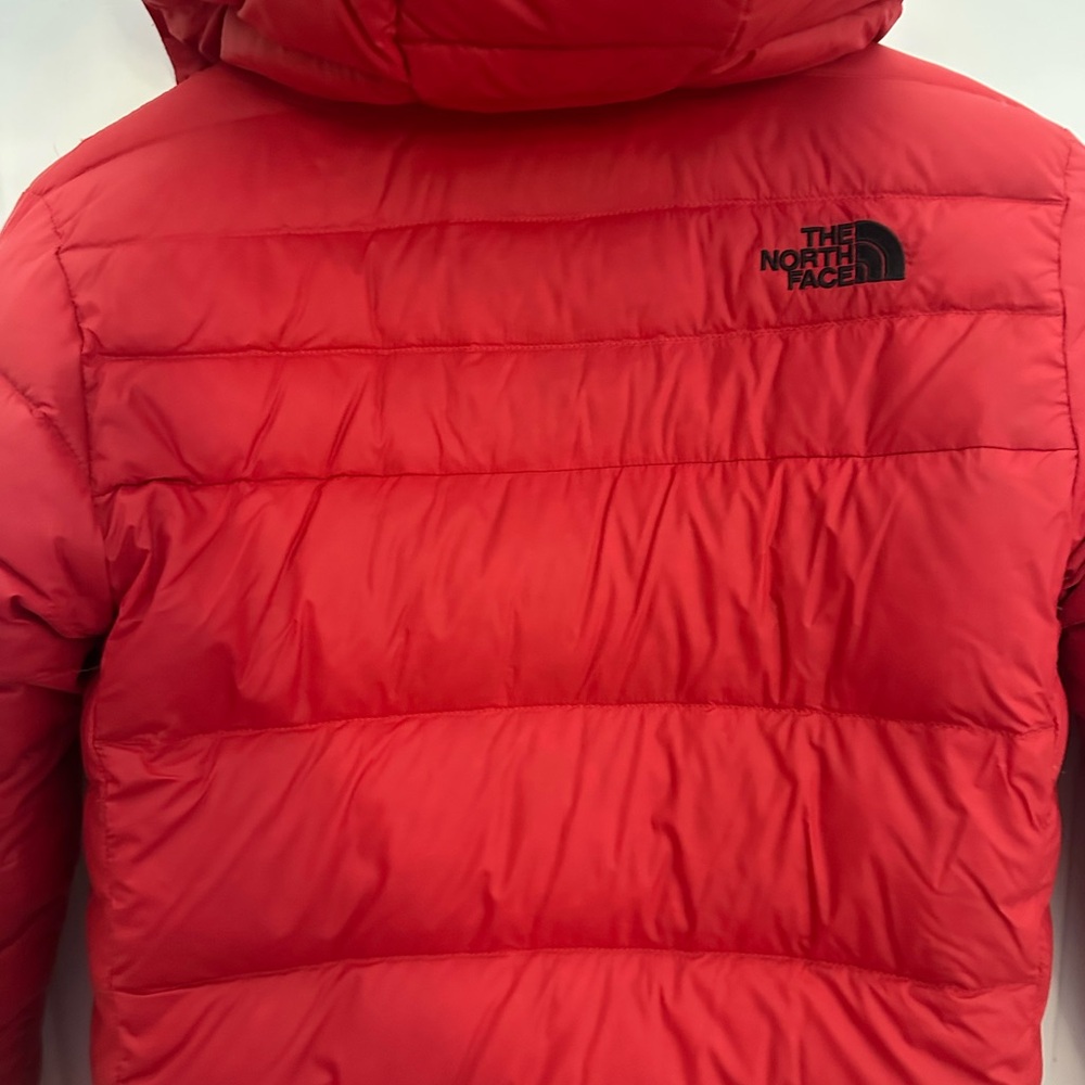 The North Face Red Puffer Jacket kids size M - Picture 10 of 12